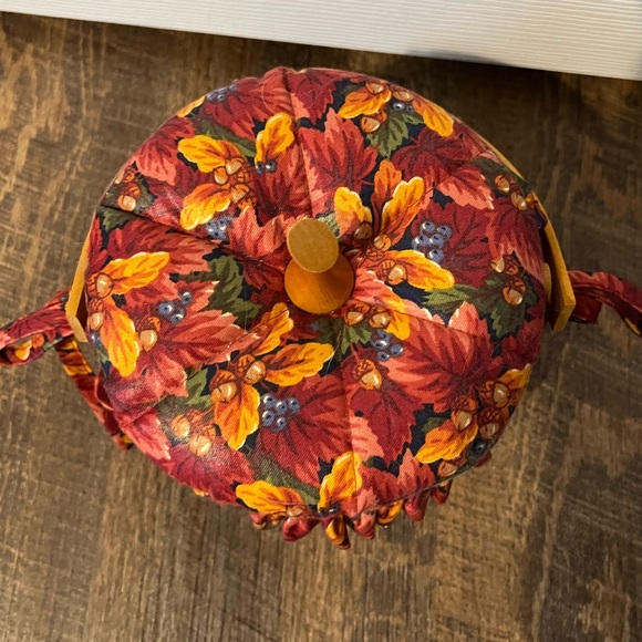 Pumpkin Longaberger Basket with Charm - Picture 4 of 6